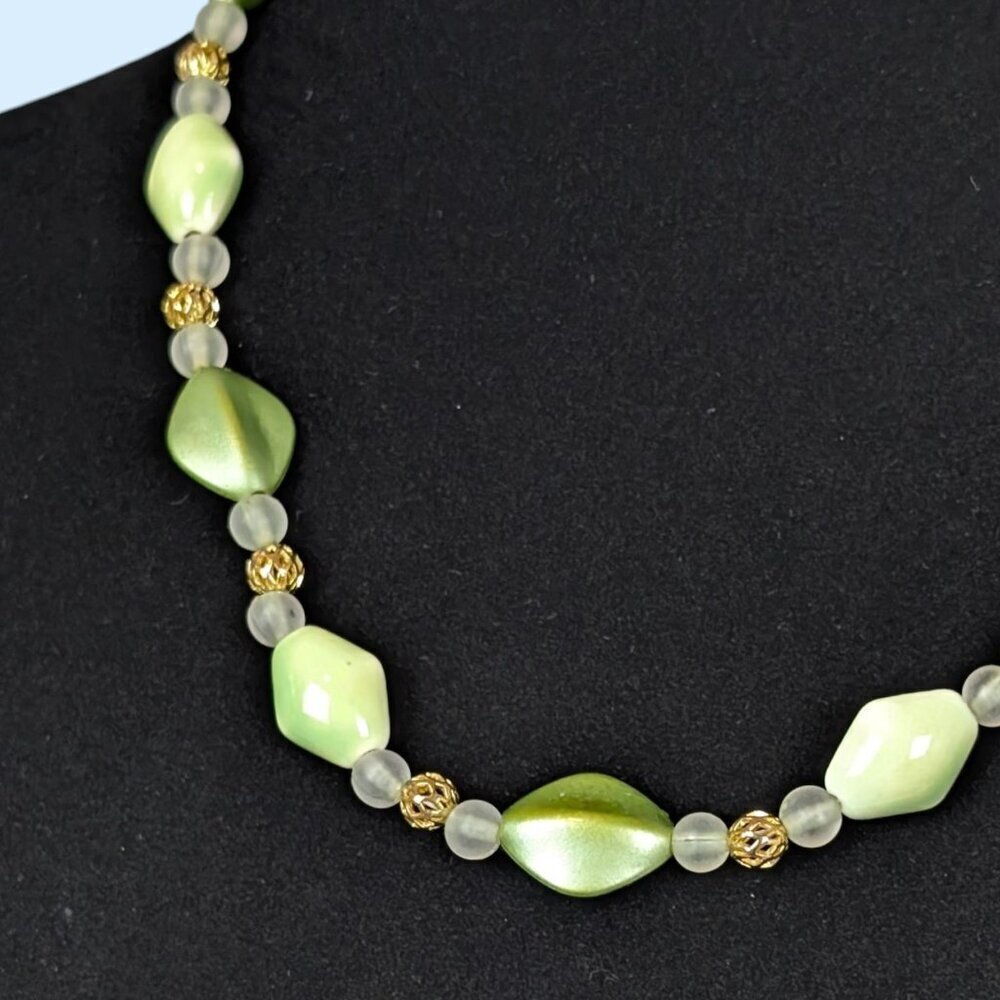 (2/$20) V. Green Ceramic Beaded Necklace - Picture 2 of 5